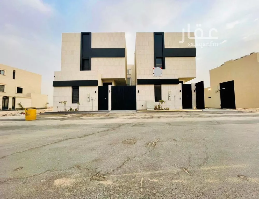 فيلا للبيع في شارع عمر بن عبدالقادر مفتي, حي المهدية, مدينة الرياض, منطقة الرياض 1 صورة