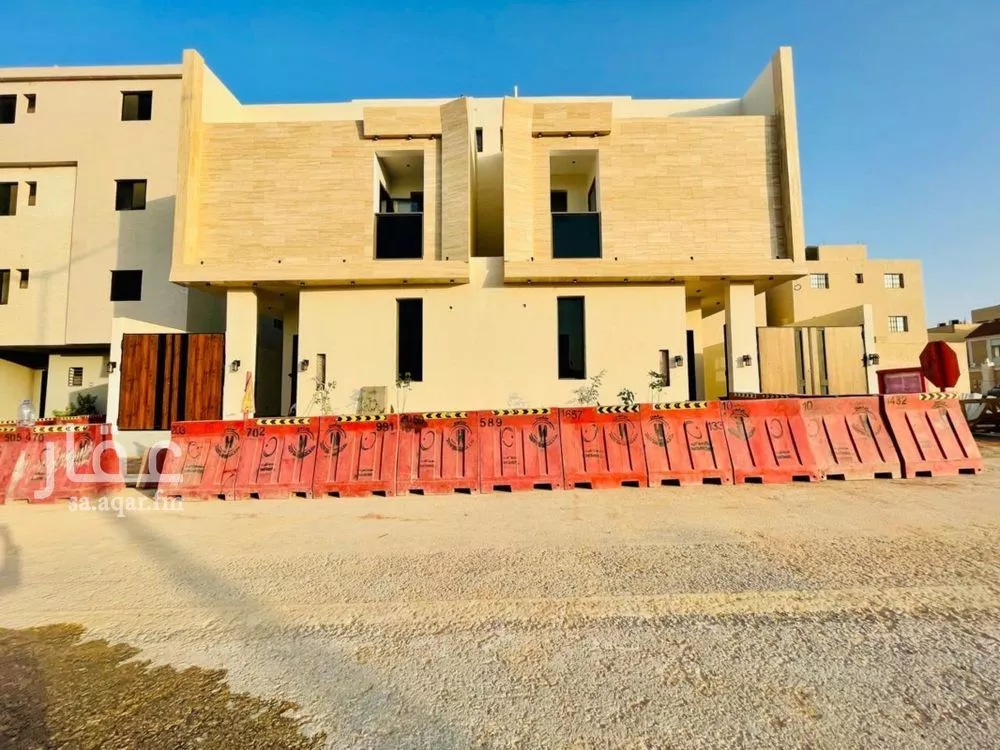 فيلا للبيع في شارع زينب بنت أبي سلمة, حي المهدية, مدينة الرياض, منطقة الرياض 1 صورة