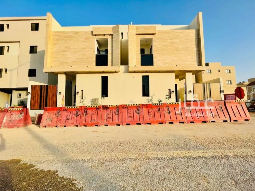 فيلا للبيع في شارع محمد نور رحيمي, حي المهدية, مدينة الرياض, منطقة الرياض 1 صورة