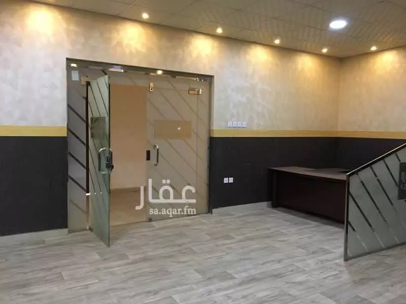 مكتب تجاري للإيجار في شارع المنتزة 3, حي المنتزة الشرقي, مدينة بريده, منطقة القصيم 1 صورة