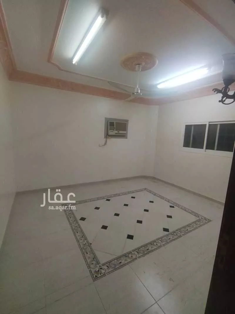 شقة للإيجار في شارع ابو بكر الصديق ، حي القادسية ، حوطة سدير ، المجمعة 1 صورة