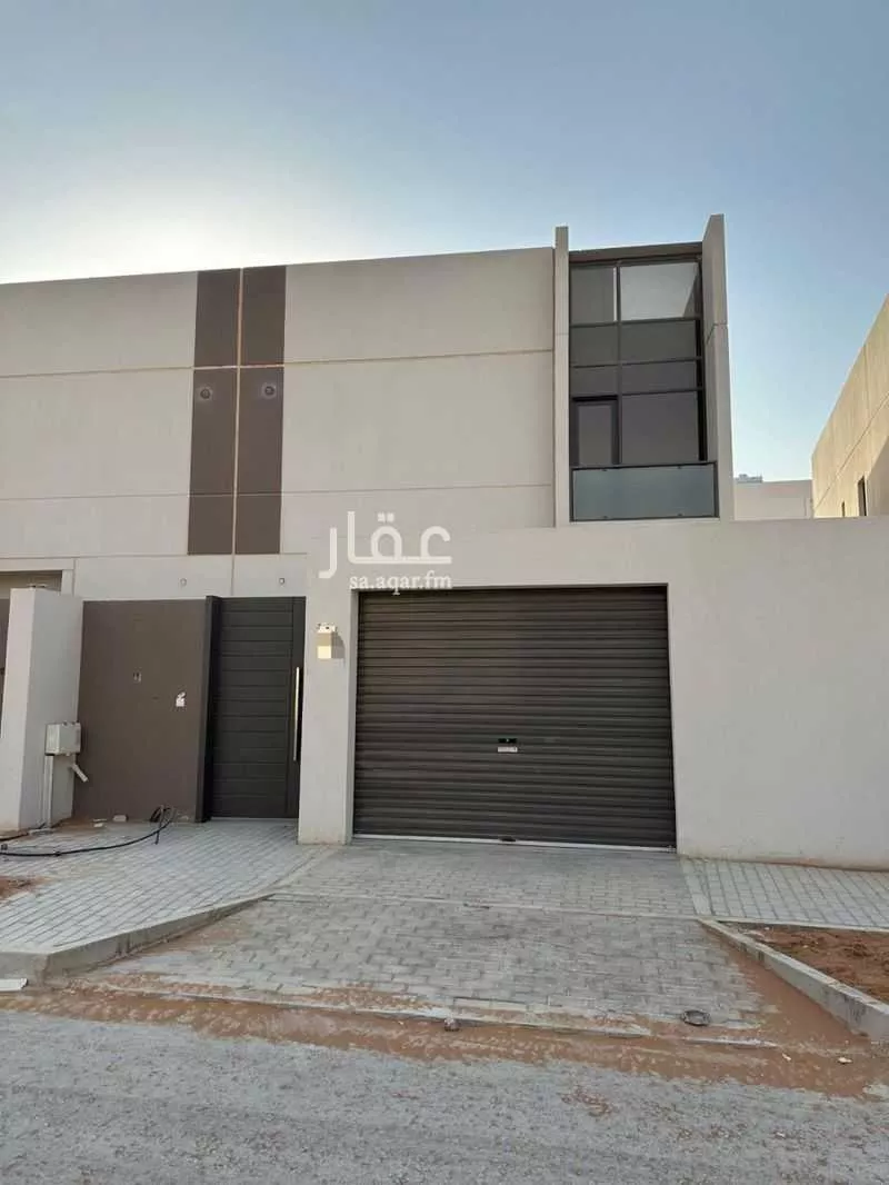 فيلا للإيجار في شارع الامير فيصل بن بندر بن عبدالعزيز الفرعي ، حي مطار الملك خالد الدولي ، الرياض ، منطقة الرياض 1 صورة