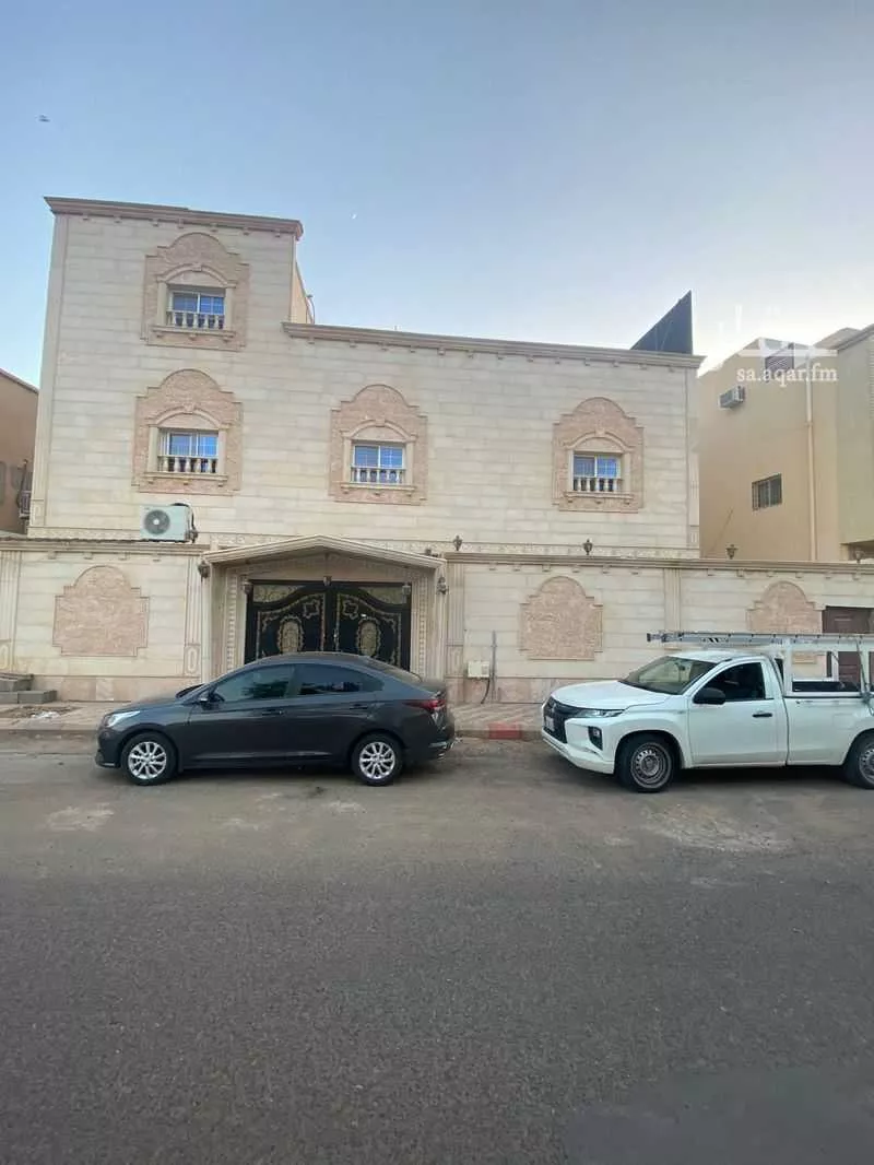 فيلا للبيع في شارع حويصه ابن مسعود الانصاري, حي العهن, مدينة المدينه المنوره, منطقة المدينة المنورة 1 صورة