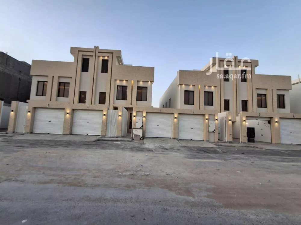 دور للبيع في شارع دقاف, حي عكاظ, مدينة الرياض, منطقة الرياض 1 صورة