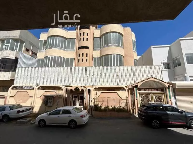 عمارة للبيع في شارع ابن شجاع, حي الحلقة الغربية, مدينة الطائف, منطقة مكة المكرمة 1 صورة