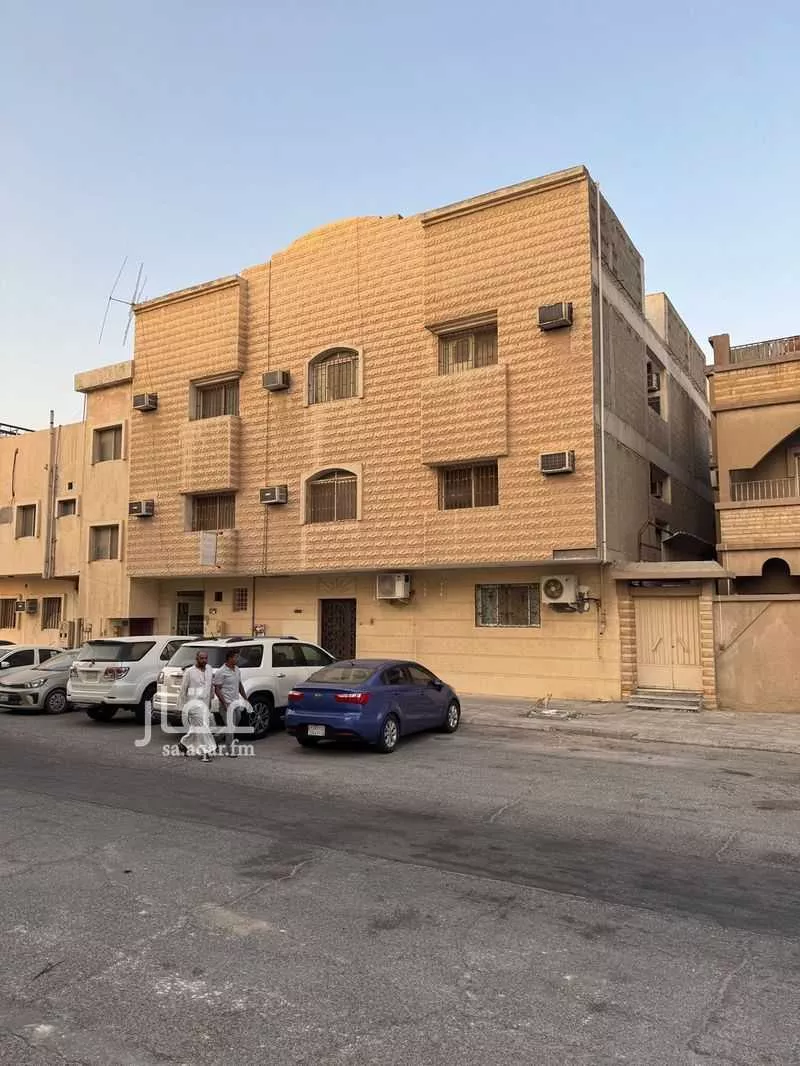 عمارة للبيع في شارع بريدة, حي الثقبة, مدينة الخبر, المنطقة الشرقية 1 صورة