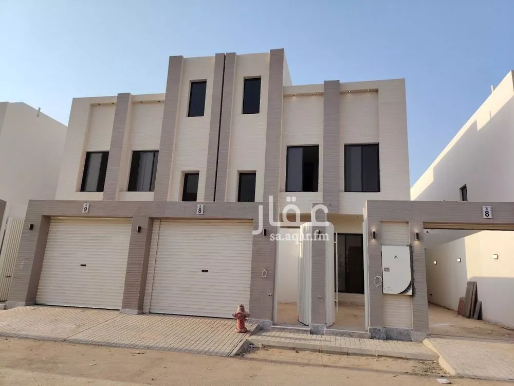 دور للبيع في شارع عبدالرحمن القاضي, حي عكاظ, مدينة الرياض, منطقة الرياض 1 صورة