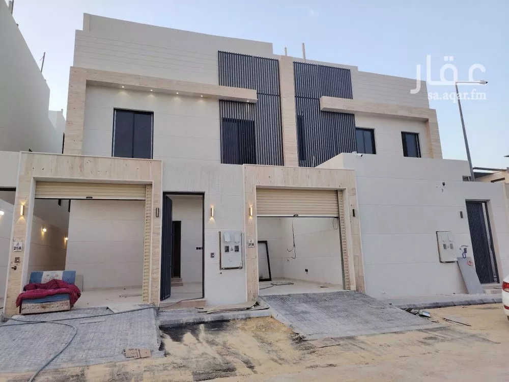 فيلا للبيع في شارع إسماعيل القيسي, حي عكاظ, مدينة الرياض, منطقة الرياض 1 صورة