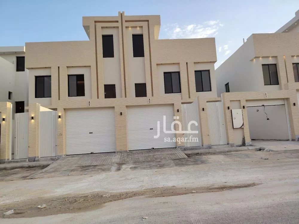 دور للبيع في شارع ابن المنذر, حي عكاظ, مدينة الرياض, منطقة الرياض 1 صورة