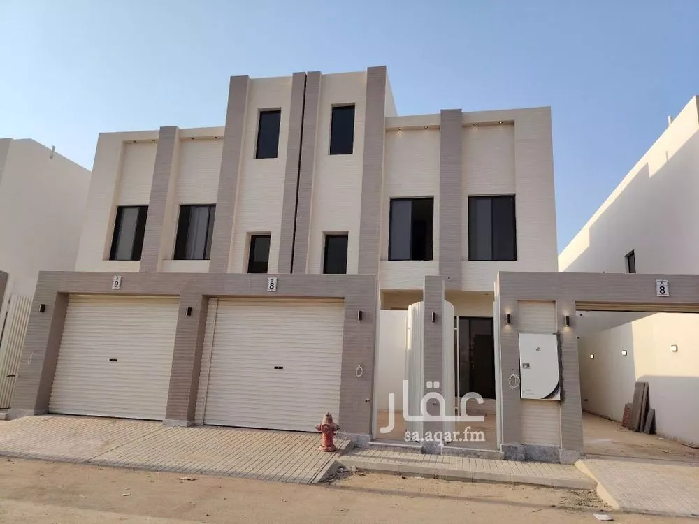 دور للبيع في شارع دقاف, حي عكاظ, مدينة الرياض, منطقة الرياض 1 صورة