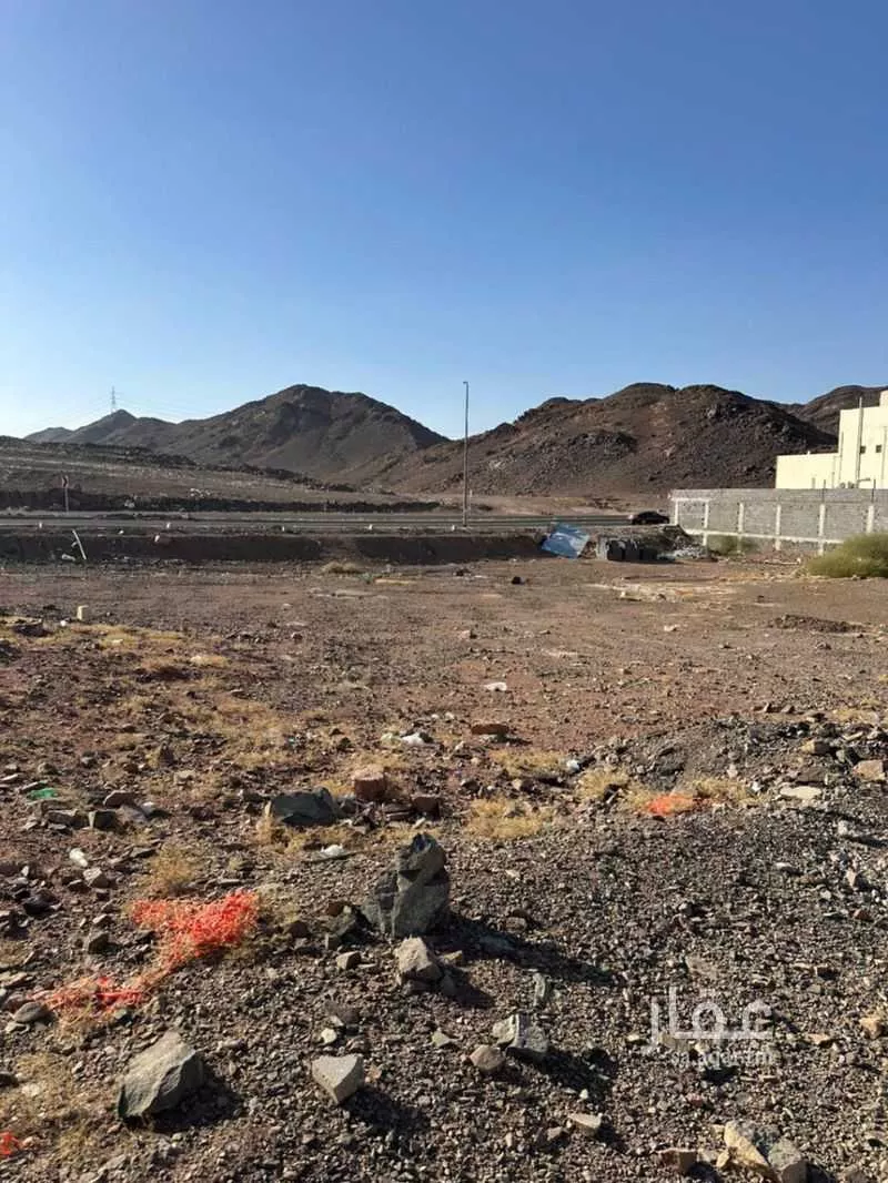 أرض للبيع في شارع عبدالفاضل ابن اسماعيل, حي طيبة, مدينة المدينه المنوره, منطقة المدينة المنورة 1 صورة