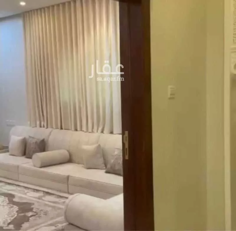 فيلا للبيع في شارع يزيد المحاربي, حي إشبيلية, مدينة الرياض, منطقة الرياض 1 صورة