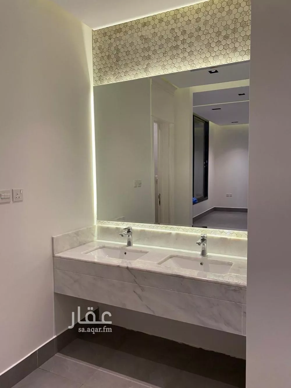 فيلا للبيع في شارع عبدالرحمن صباغ, حي القيروان, مدينة الرياض, منطقة الرياض 1 صورة