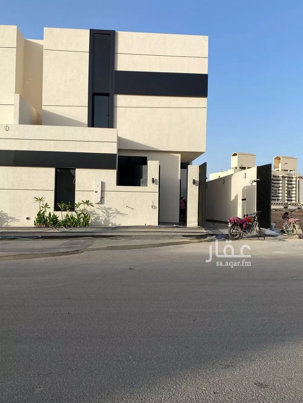 فيلا للبيع في شارع قطب الدين بن السلطان, حي المهدية, مدينة الرياض, منطقة الرياض 1 صورة