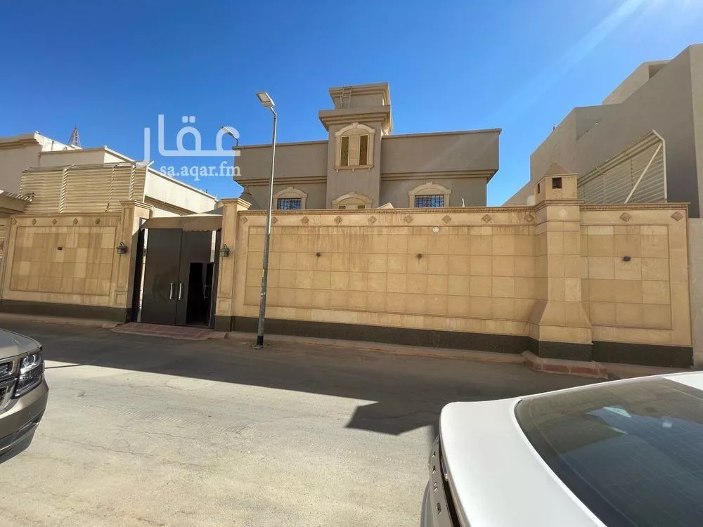 فيلا للبيع في شارع ابي عبدالله الدمياطي, حي ظهرة البديعة, مدينة الرياض, منطقة الرياض 1 صورة