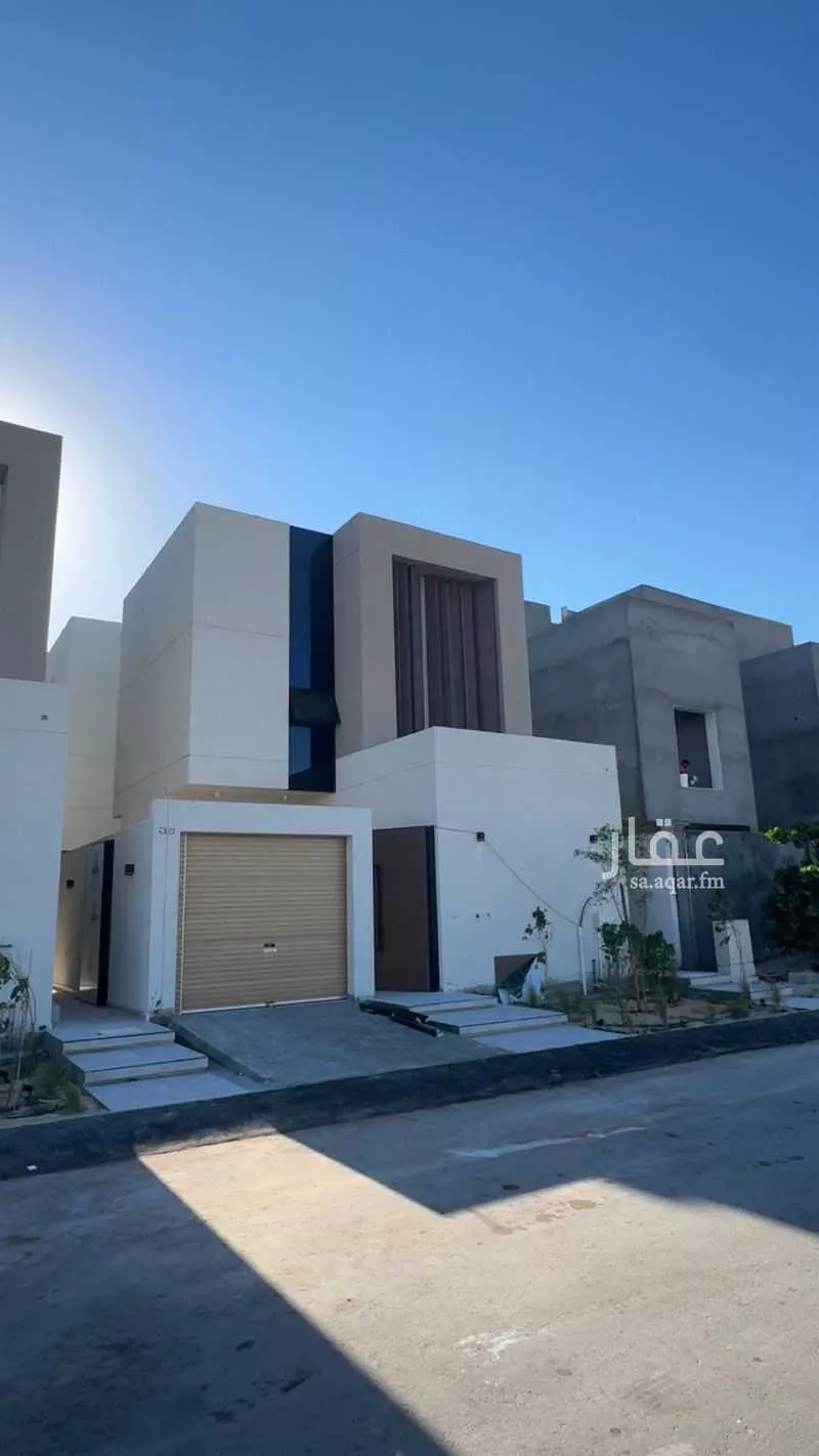 فيلا للبيع في شارع العنبر, حي السيف, مدينة الدمام, المنطقة الشرقية 1 صورة