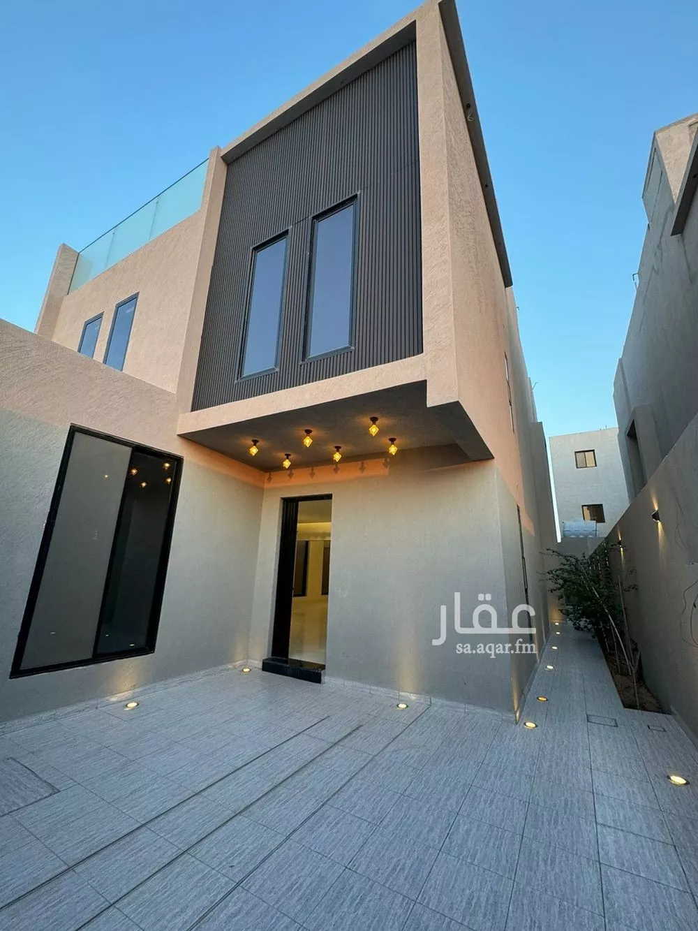 فيلا للبيع في شارع اليسر, حي الأمواج, مدينة الخبر, المنطقة الشرقية 1 صورة