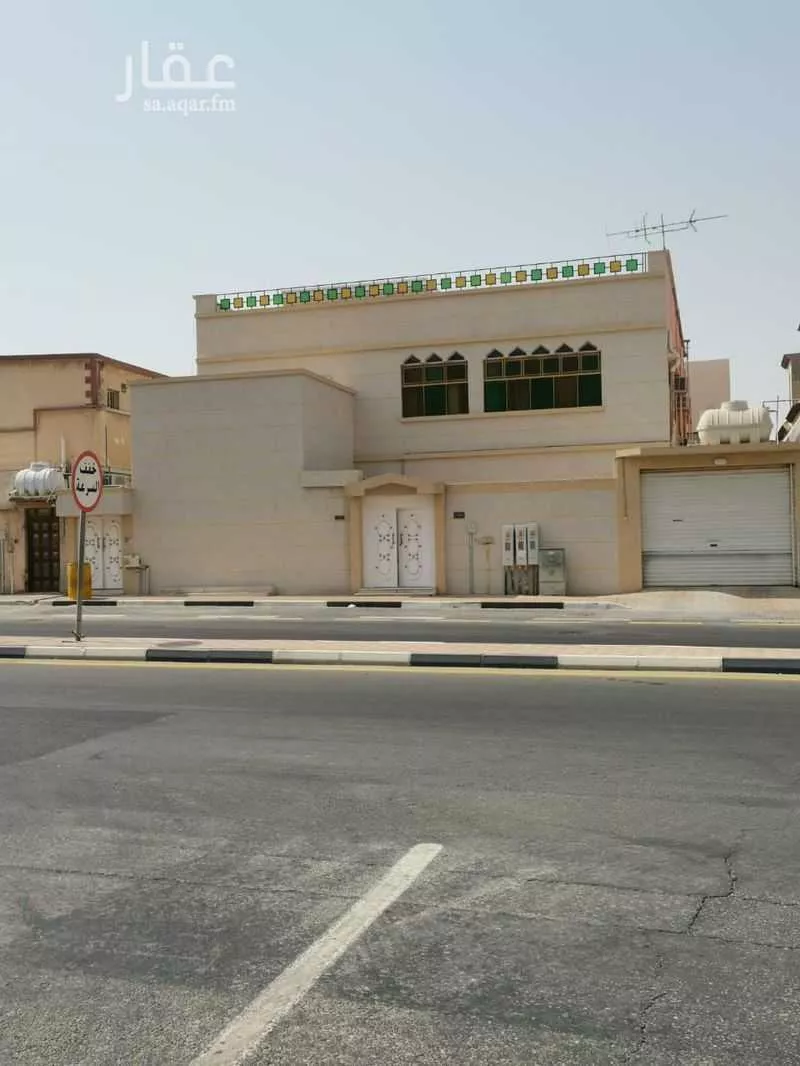 بيت للبيع في شارع الطائف ، حي المدينة ، بقيق ، بقيق 1 صورة