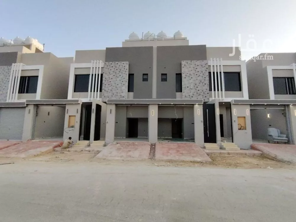 دور للبيع في شارع الامام البخاري, حي بدر, مدينة الرياض, منطقة الرياض 1 صورة
