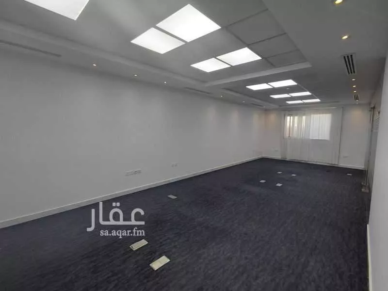 مكتب تجاري للإيجار في شارع الثمامه, حي الصحافة, مدينة الرياض, منطقة الرياض 1 صورة