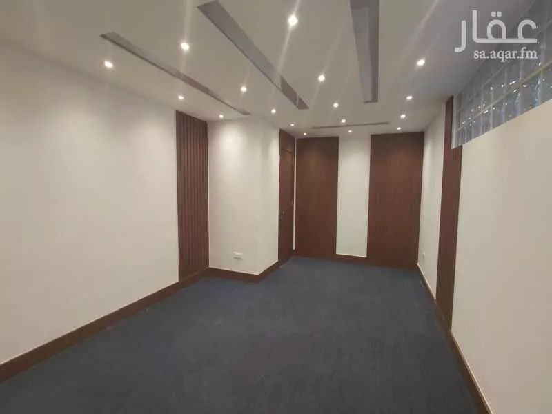 مكتب تجاري للإيجار في شارع الثمامه, حي الصحافة, مدينة الرياض, منطقة الرياض 1 صورة