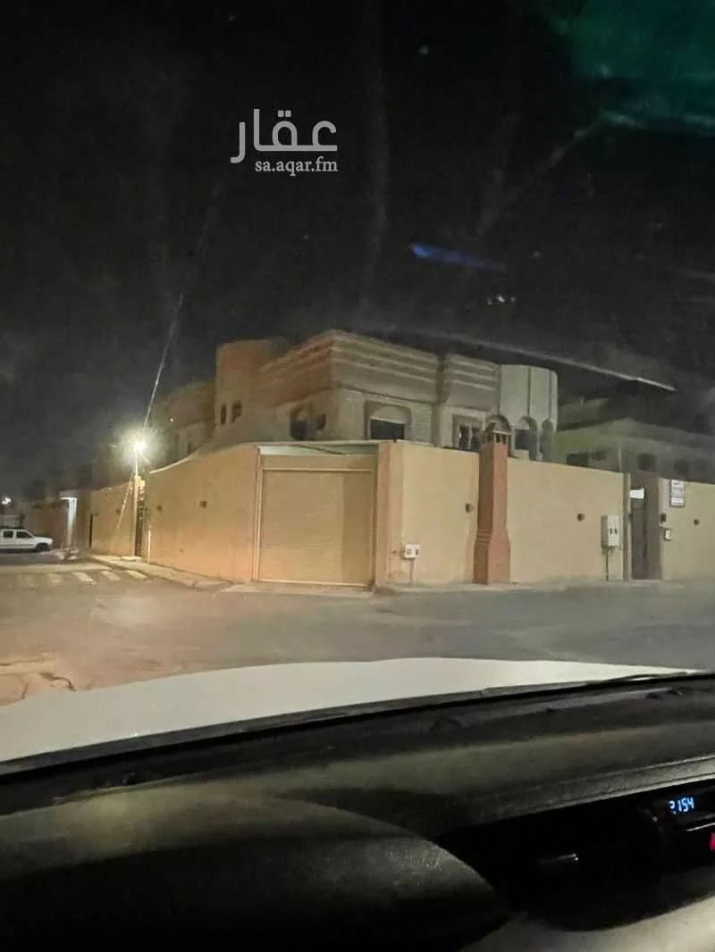 فيلا للبيع في شارع محمد الحصين, حي الشفاء, مدينة الرياض, منطقة الرياض 1 صورة