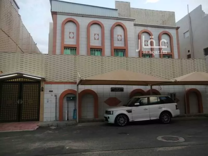عمارة للبيع في شارع أبي مصعب الزهري, حي السداد, مدينة امارة منطقة مكة المكرمة - الطائف, منطقة مكة المكرمة 1 صورة