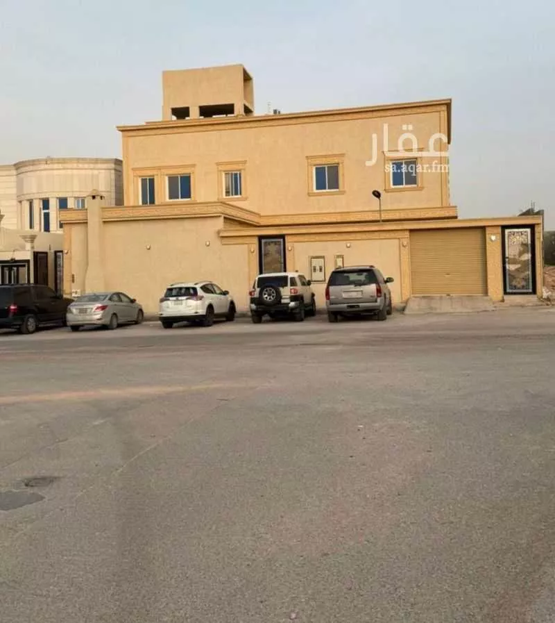 فيلا للبيع في شارع علي القارئ, حي البرية, مدينة الرياض, منطقة الرياض 1 صورة