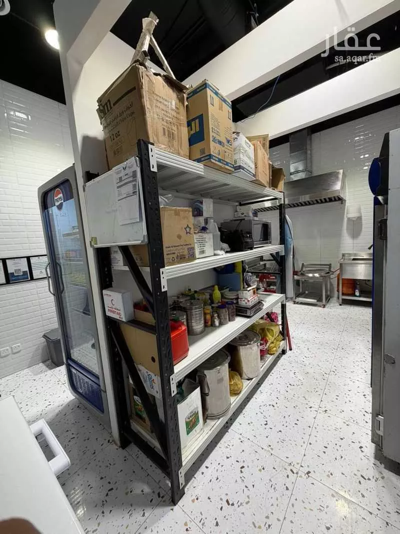 محل للبيع في حي ، شارع الشرق ، حي الندوة ، الرياض ، منطقة الرياض 1 صورة