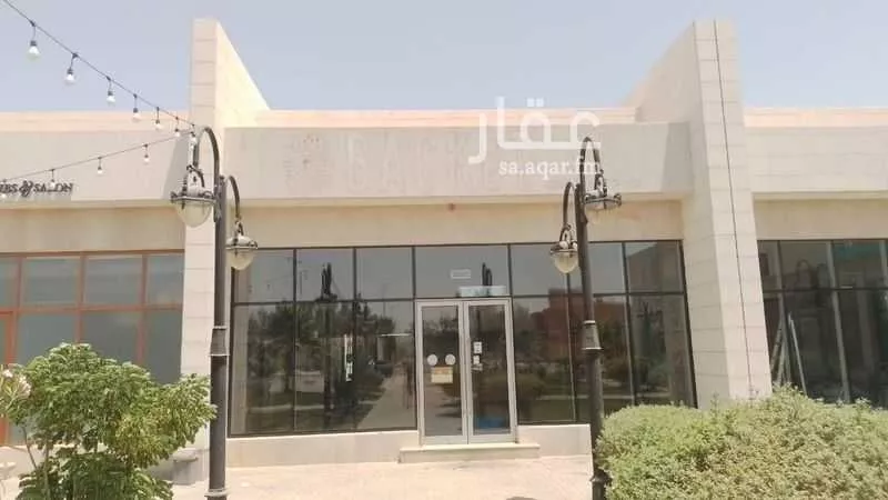 محل للإيجار في شارع الشيخ عبدالله بن جبرين, حي القيروان, مدينة الرياض, منطقة الرياض 1 صورة