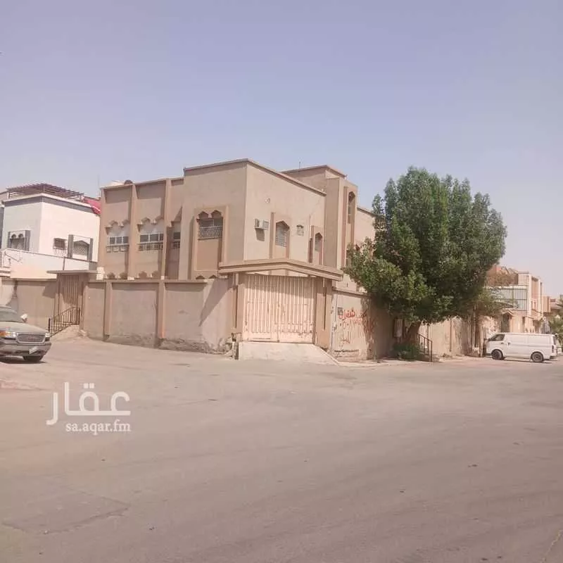 فيلا للبيع في شارع أحمر الهمداني, حي العزيزية, مدينة الرياض, منطقة الرياض 1 صورة