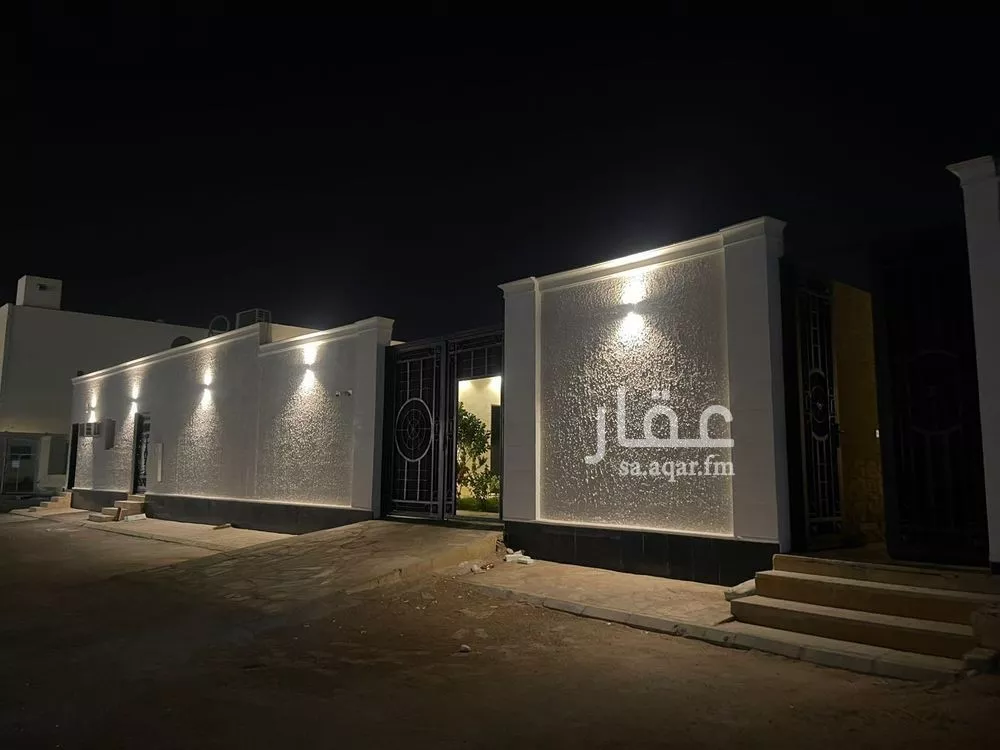 استراحة للبيع في شارع الحارث بن سليل, حي العارض, مدينة الرياض, منطقة الرياض 1 صورة