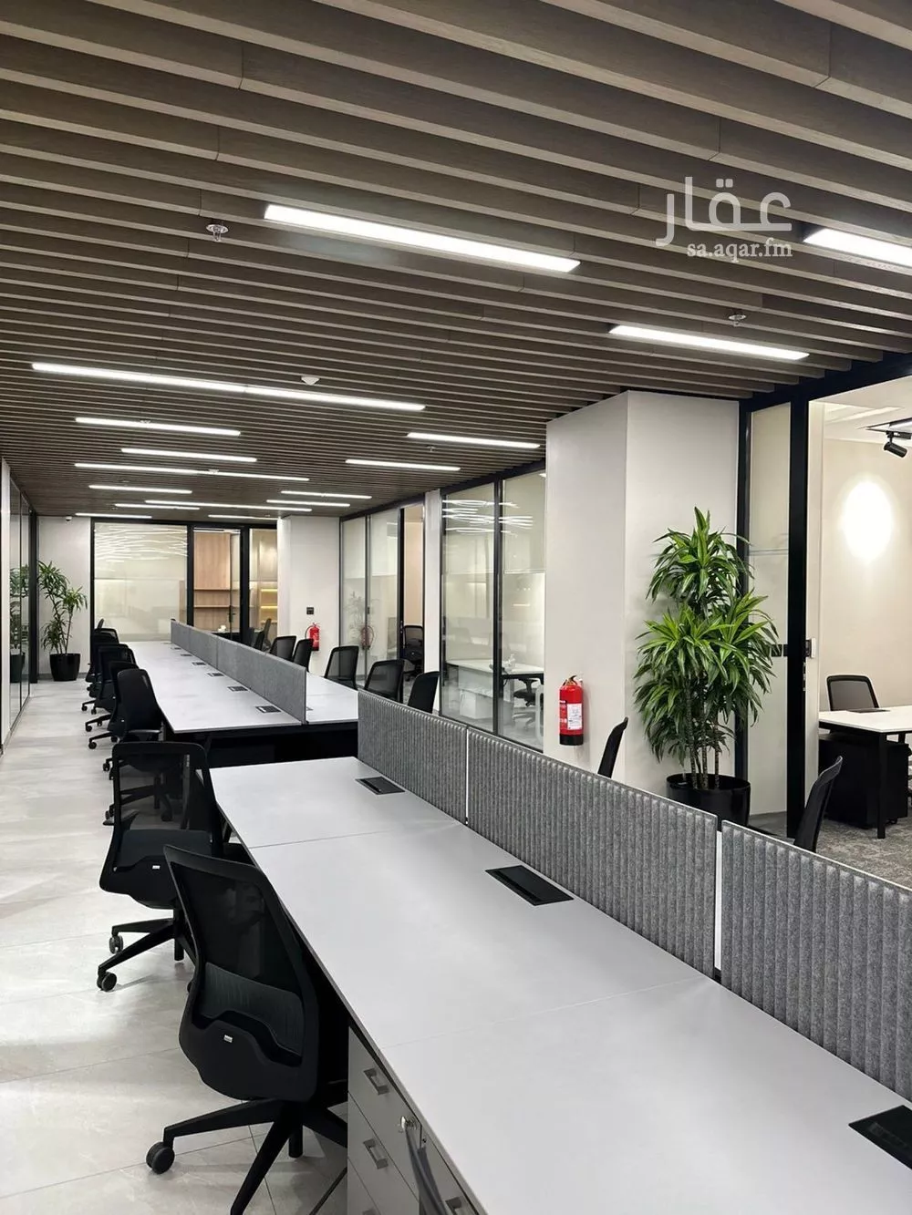 مكتب تجاري للإيجار في شارع انس بن مالك, حي الملقا, مدينة الرياض, منطقة الرياض 1 صورة