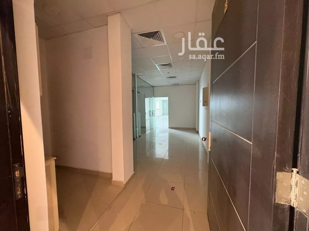 مكتب تجاري للإيجار في شارع الامير عبدالعزيز بن مساعد بن جلوي, حي السليمانية, مدينة الرياض, منطقة الرياض 1 صورة