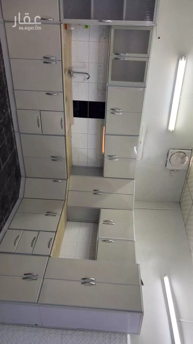 شقة للإيجار في حي ، شارع اسماعيل بن ابي الحارث ، حي وعيرة ، المدينة المنورة ، منطقة المدينة المنورة 1 صورة