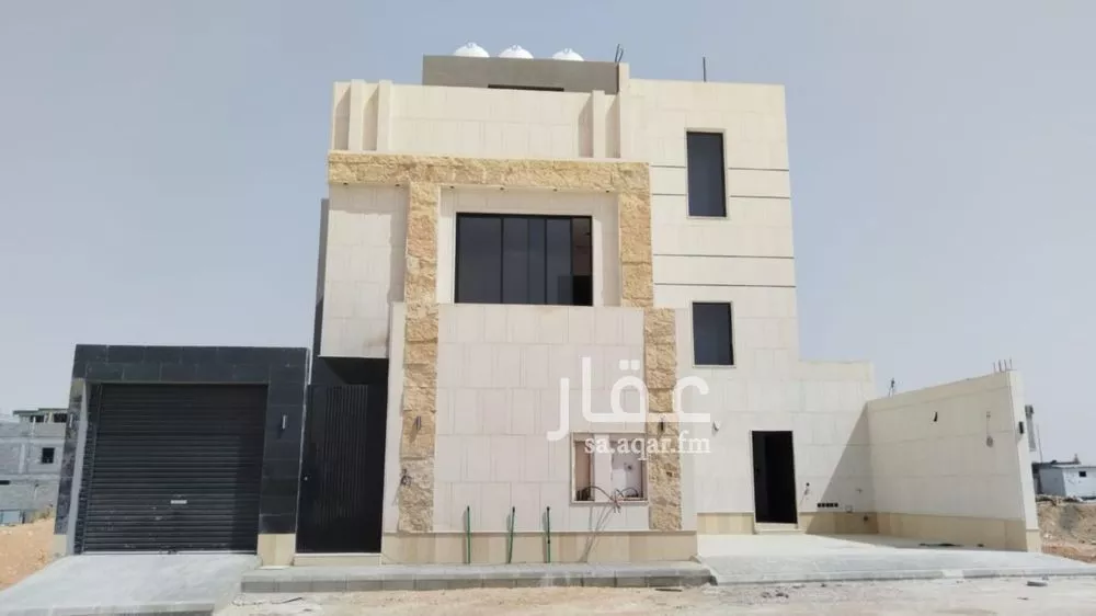 فيلا للبيع في شارع ابن سيده اللغوي, حي الرمال, مدينة الرياض, منطقة الرياض 1 صورة