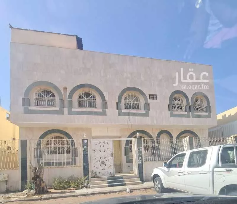 عمارة للبيع في شارع مروان بن مالك الداري, حي العزيزية, مدينة المدينه المنوره, منطقة المدينة المنورة 1 صورة