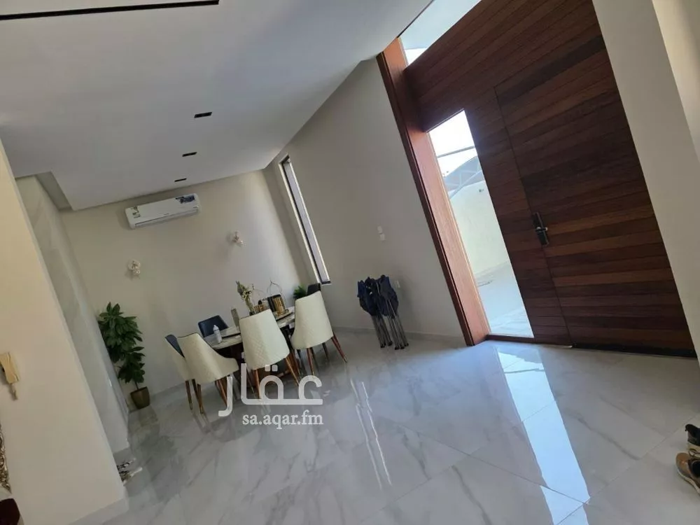 فيلا للبيع في شارع ابراهيم الخياري, حي الشاطئ, مدينة جدة, منطقة مكة المكرمة 1 صورة