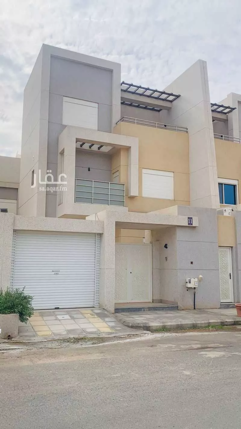 فيلا للبيع في شارع سعير التميمي, حي العيون, مدينة المدينة المنورة, منطقة المدينة المنورة 1 صورة