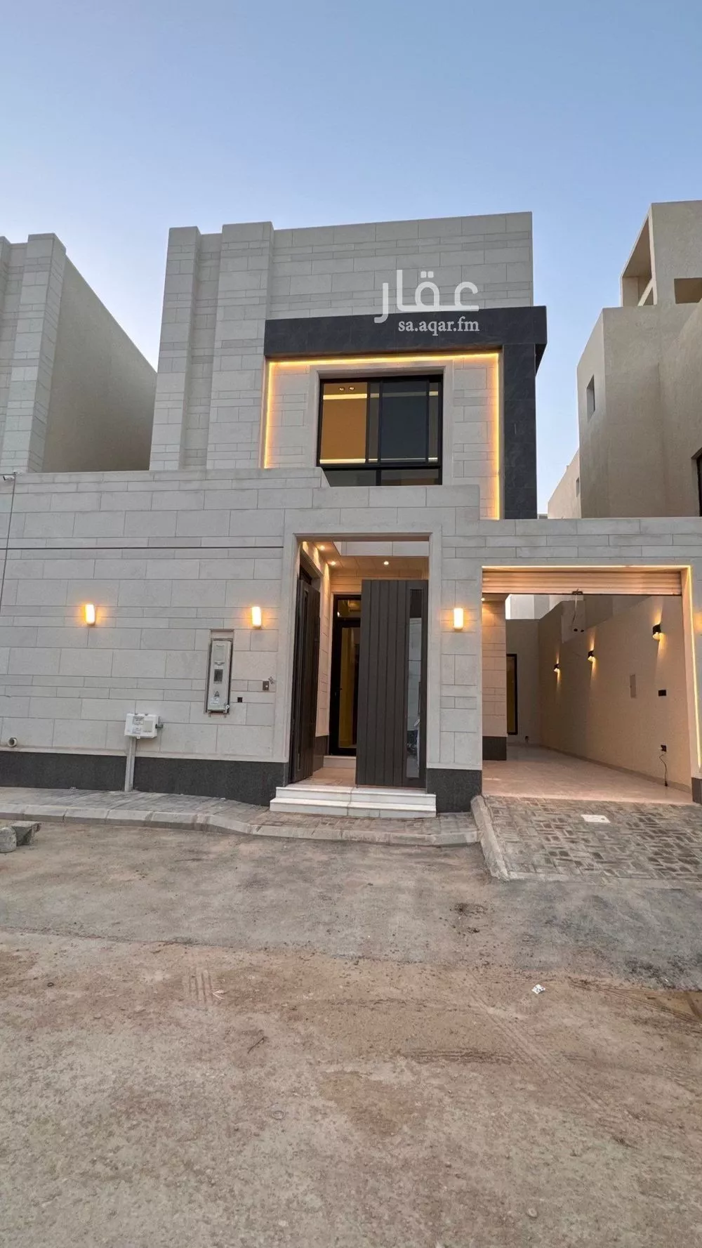 فيلا للبيع في شارع الحسين بن رواحة, حي الرمال, مدينة الرياض, منطقة الرياض 1 صورة