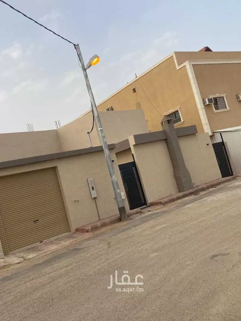 دور للبيع في شارع بغداد, حي حي ج7, مدينة حريملاء, منطقة الرياض 1 صورة