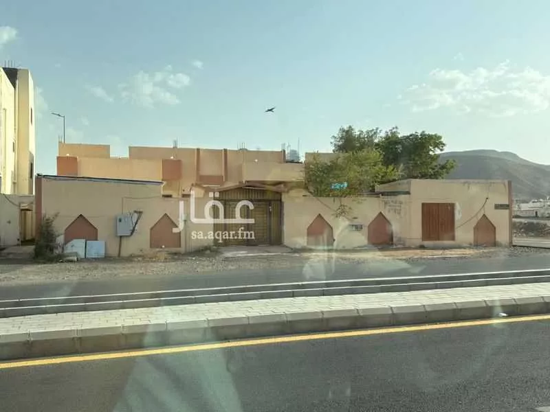 دور للبيع في شارع عبدالرحمن ابن عمرو ابن معاد ، حي العزيزية ، المدينة المنورة ، منطقة المدينة المنورة 1 صورة