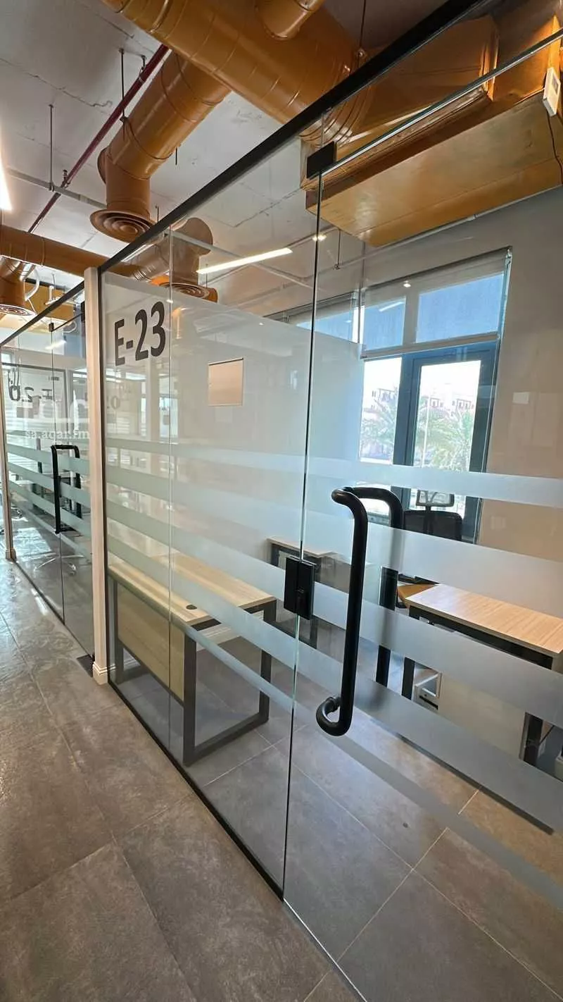 مكتب تجاري للإيجار في شارع صيدا, حي الدريهمية, مدينة الرياض, منطقة الرياض 1 صورة