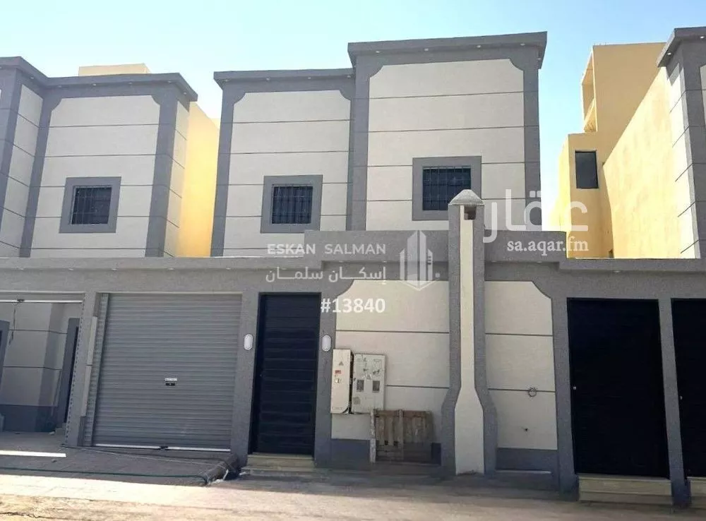 فيلا للبيع في شارع محمد بن إسحاق المدني, حي بدر, مدينة الرياض, منطقة الرياض 1 صورة