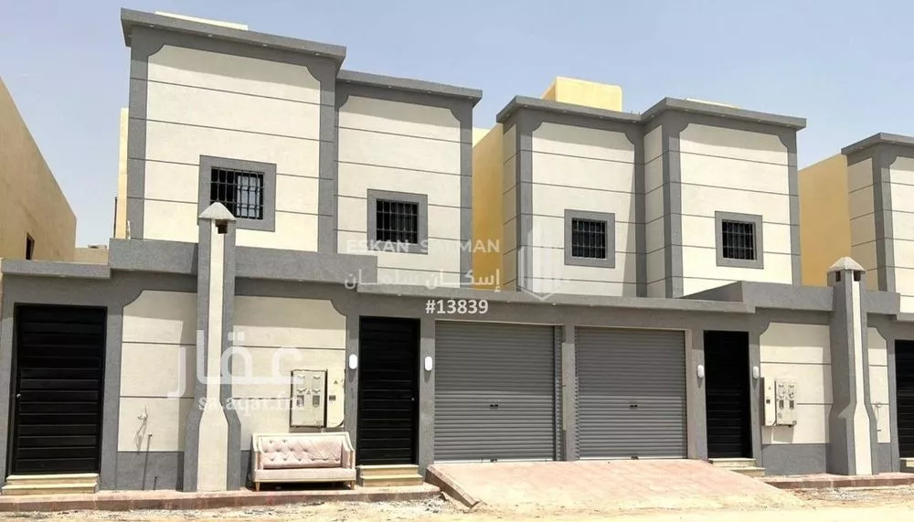 فيلا للبيع في شارع محمد بن إسحاق المدني, حي بدر, مدينة الرياض, منطقة الرياض 1 صورة