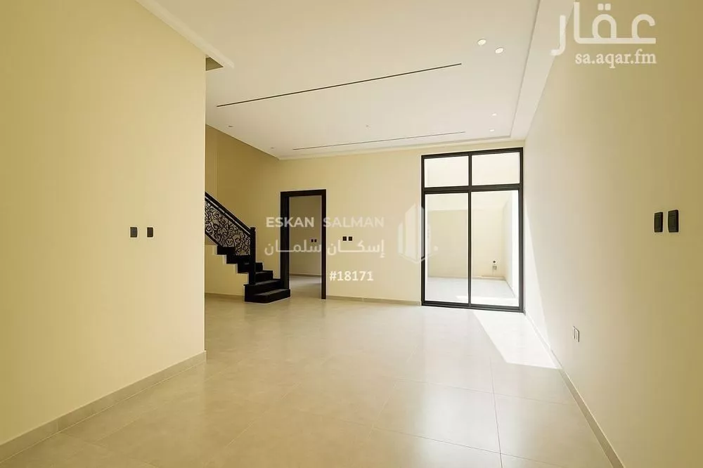 فيلا للبيع في شارع اسماعيل بن ابي المهاجر, حي ضاحية الملك فهد, مدينة الدمام, المنطقة الشرقية 1 صورة