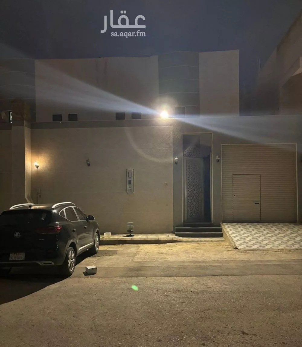 فيلا للبيع في شارع أحمد بن مظاهر, حي العوالي, مدينة الرياض, منطقة الرياض 1 صورة