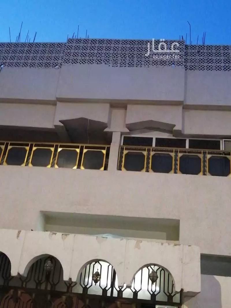 عمارة للبيع في شارع عبدالله ابن ابي زيد, حي الشريبات, مدينة المدينة المنورة, منطقة المدينة المنورة 1 صورة