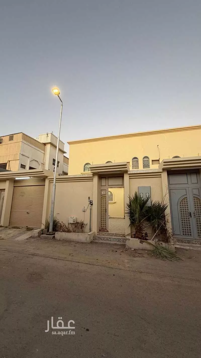 فيلا للبيع في شارع بجير الطائي, حي الفايزية, مدينة بريده, منطقة القصيم 1 صورة