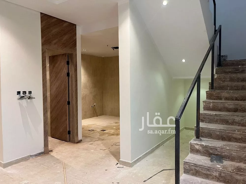 فيلا للبيع في شارع حسن الفخري, حي المهدية, مدينة الرياض, منطقة الرياض 1 صورة